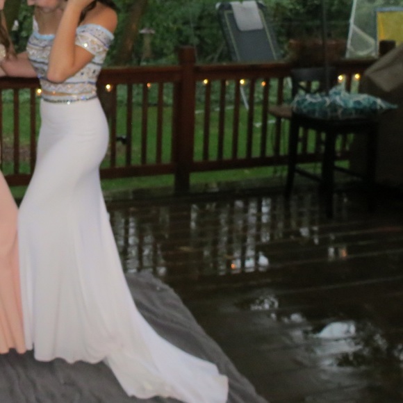 Dress - Picture 1 of 3